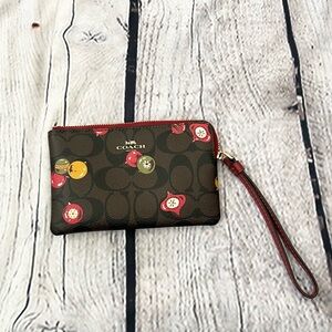 NWOT COACH HOLIDAY EDITION WRISTLET